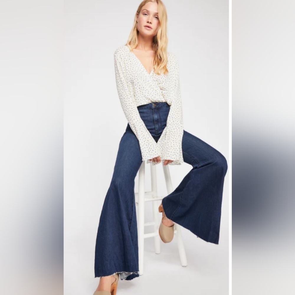 We The Free People Just Float On Super Wide Flare Bell Bottom Dark Wash Jeans 31